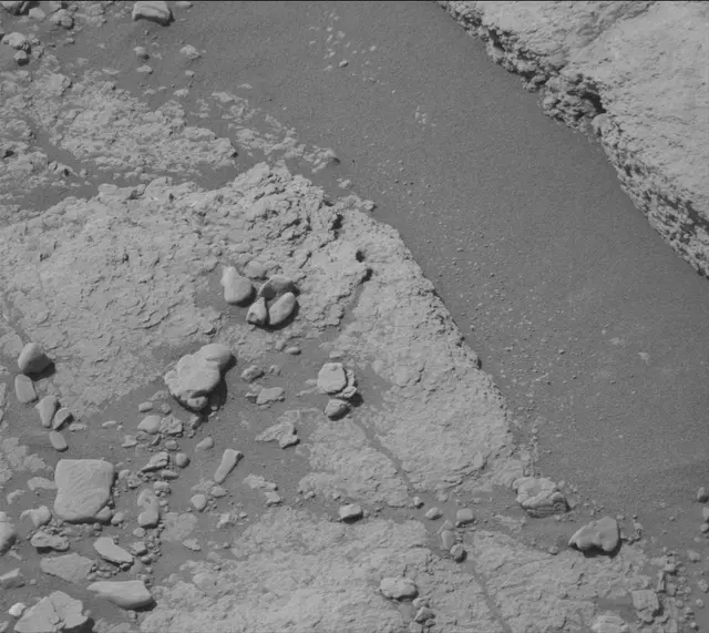 Sol 2602: Mast Camera (Mastcam)