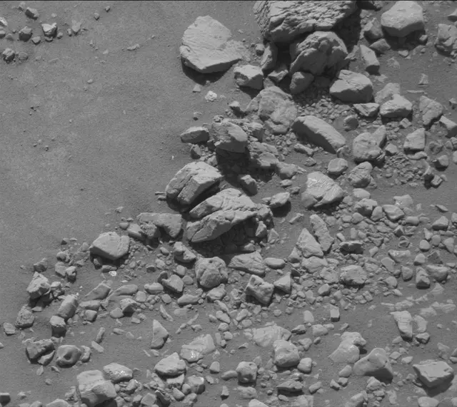 Sol 2602: Mast Camera (Mastcam)