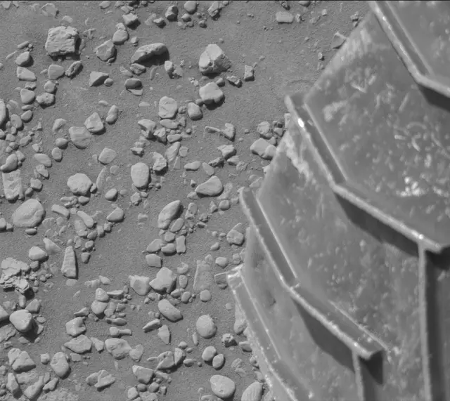 Sol 2602: Mast Camera (Mastcam)