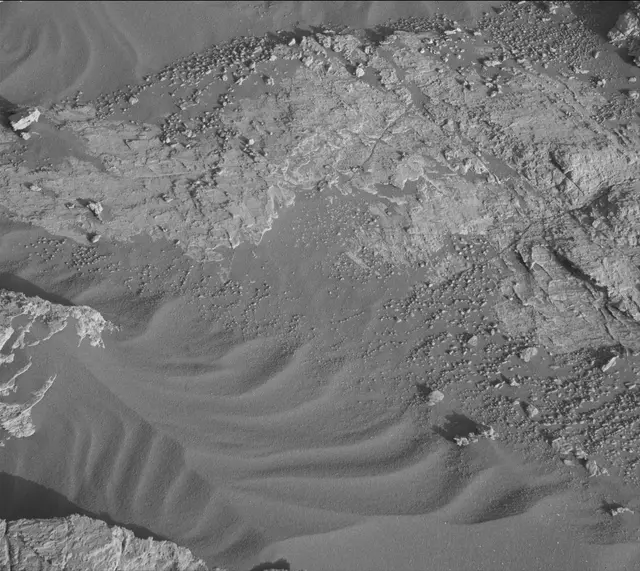 Sol 2604: Mast Camera (Mastcam)