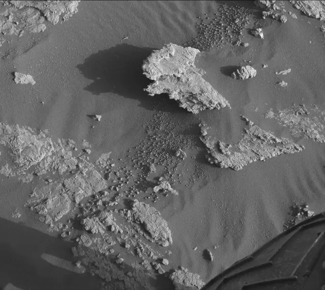 Sol 2604: Mast Camera (Mastcam)