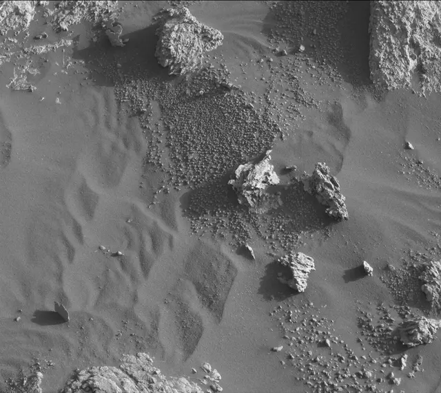Sol 2604: Mast Camera (Mastcam)