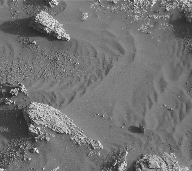 Sol 2604: Mast Camera (Mastcam)