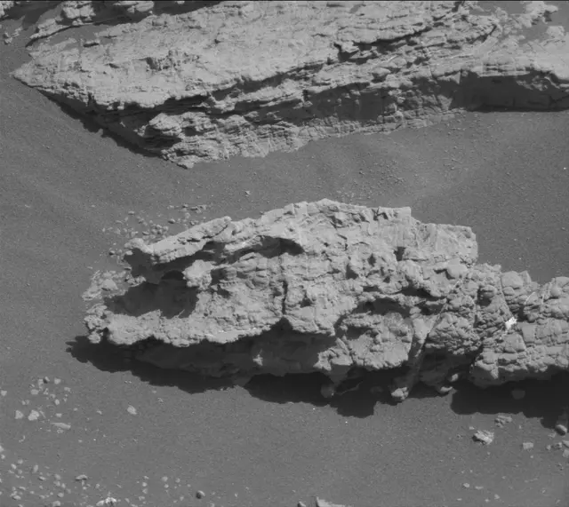 Sol 2604: Mast Camera (Mastcam)