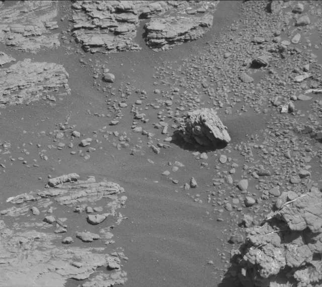 Sol 2604: Mast Camera (Mastcam)