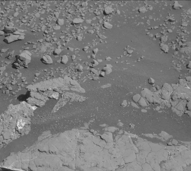 Sol 2604: Mast Camera (Mastcam)