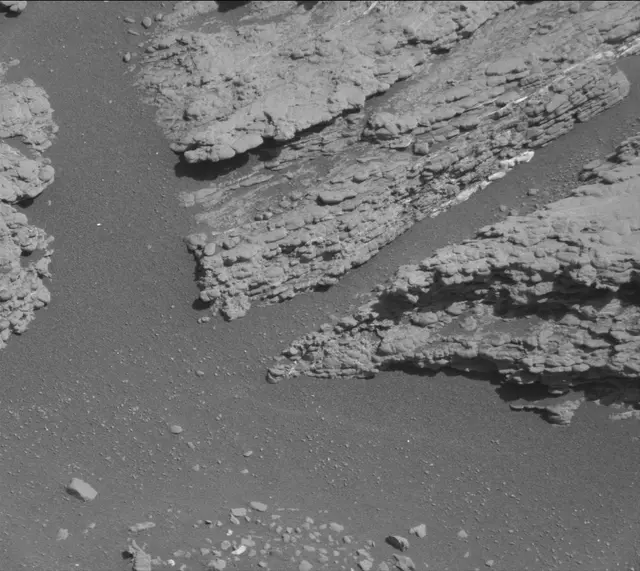 Sol 2604: Mast Camera (Mastcam)