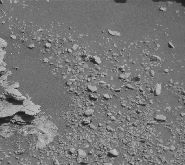 Sol 2604: Mast Camera (Mastcam)