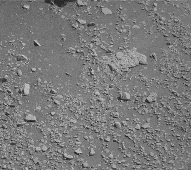 Sol 2604: Mast Camera (Mastcam)