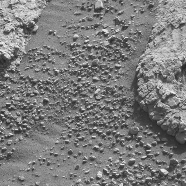 Sol 2604: Mast Camera (Mastcam)