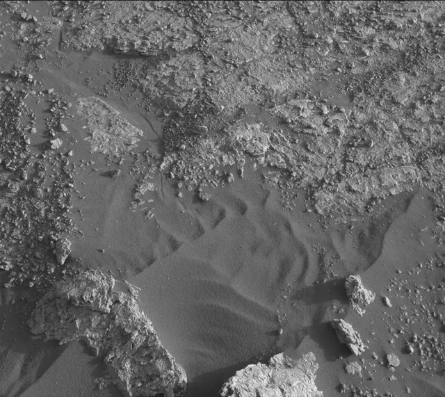 Sol 2606: Mast Camera (Mastcam)