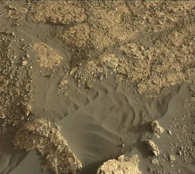 Sol 2606: Mast Camera (Mastcam)