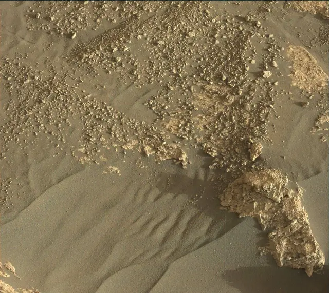 Sol 2606: Mast Camera (Mastcam)