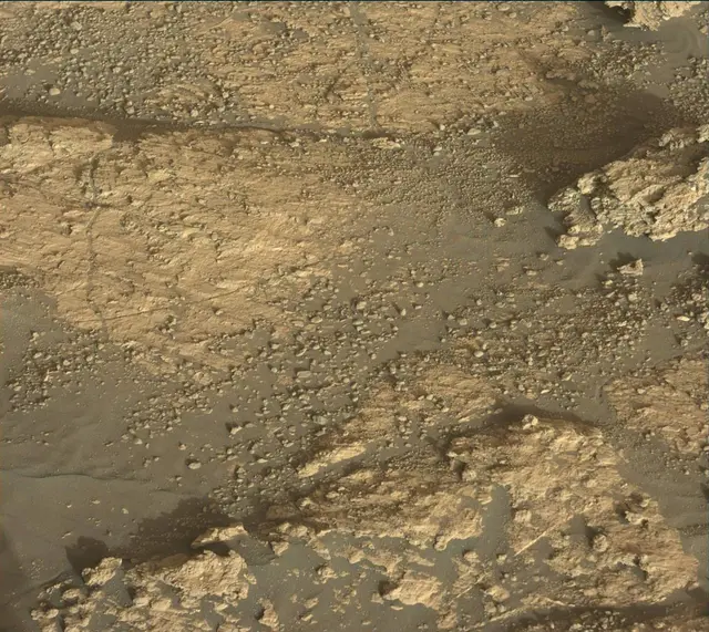 Sol 2606: Mast Camera (Mastcam)