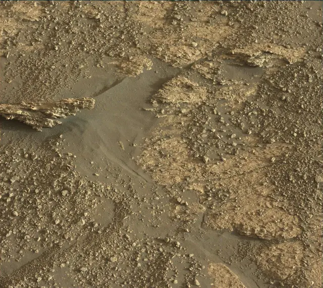 Sol 2606: Mast Camera (Mastcam)