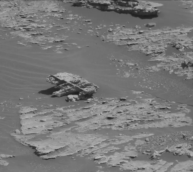 Sol 2606: Mast Camera (Mastcam)