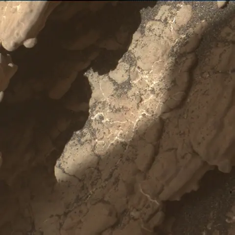Sol 2606: Mars Hand Lens Imager (MAHLI)