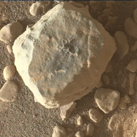 Sol 2608: Mars Hand Lens Imager (MAHLI)