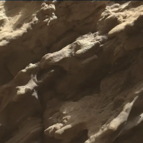 Sol 2608: Mars Hand Lens Imager (MAHLI)