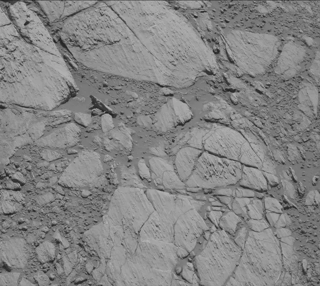 Sol 2613: Mast Camera (Mastcam)