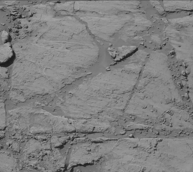 Sol 2613: Mast Camera (Mastcam)
