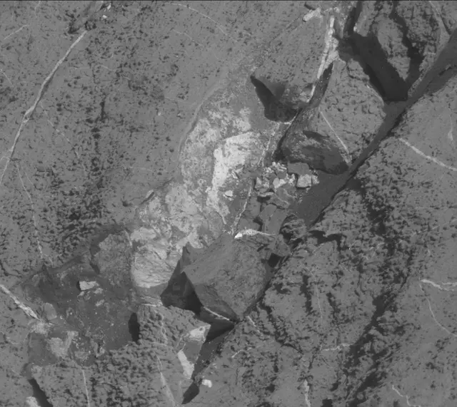 Sol 2613: Mast Camera (Mastcam)