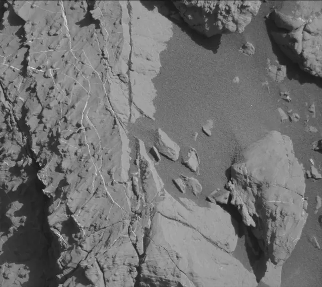 Sol 2613: Mast Camera (Mastcam)