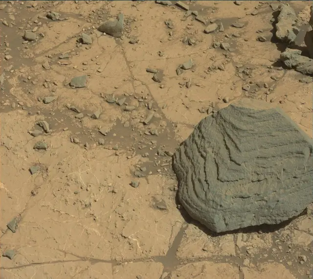 Sol 2618: Mast Camera (Mastcam)