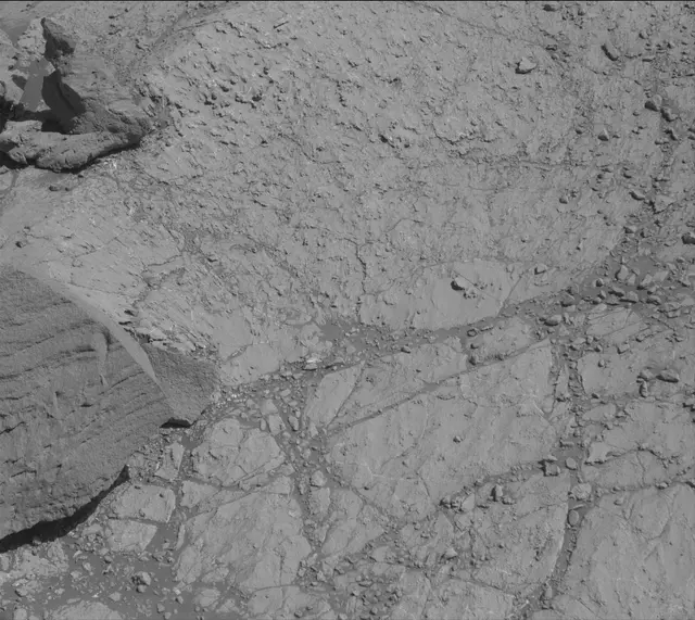 Sol 2618: Mast Camera (Mastcam)