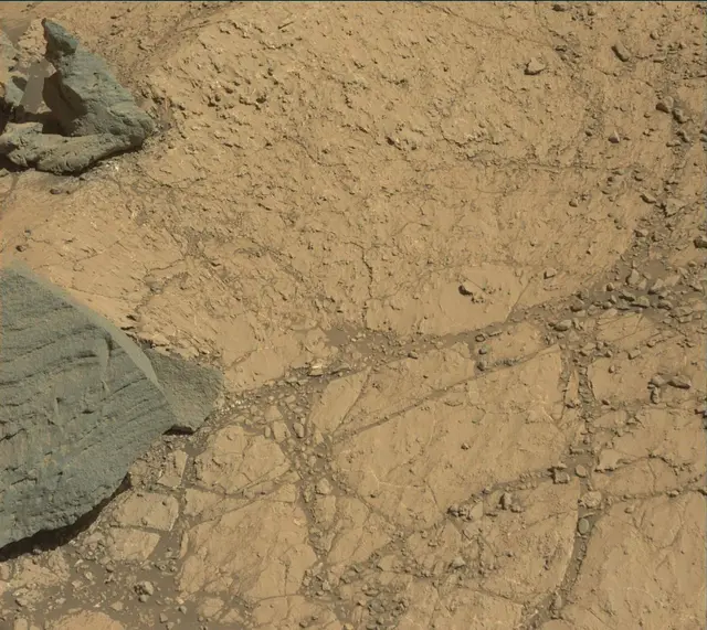 Sol 2618: Mast Camera (Mastcam)