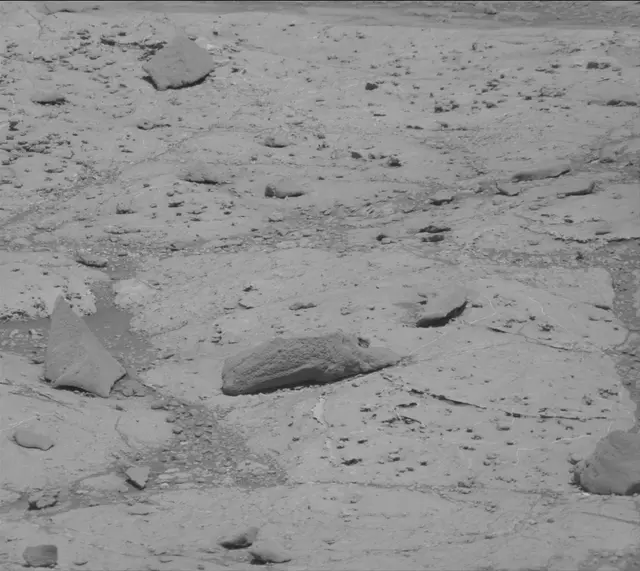 Sol 2632: Mast Camera (Mastcam)
