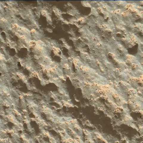 Sol 2632: Mars Hand Lens Imager (MAHLI)