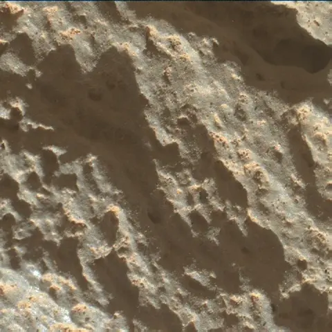 Sol 2632: Mars Hand Lens Imager (MAHLI)