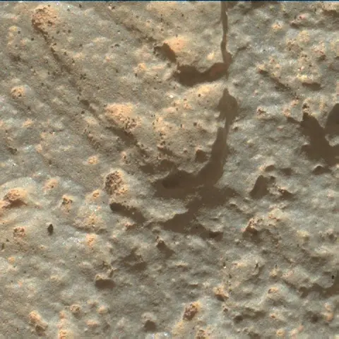 Sol 2632: Mars Hand Lens Imager (MAHLI)