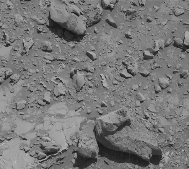 Sol 2633: Mast Camera (Mastcam)