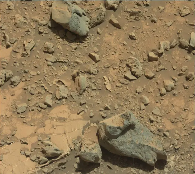 Sol 2633: Mast Camera (Mastcam)