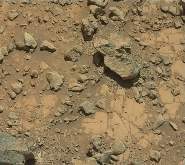 Sol 2633: Mast Camera (Mastcam)