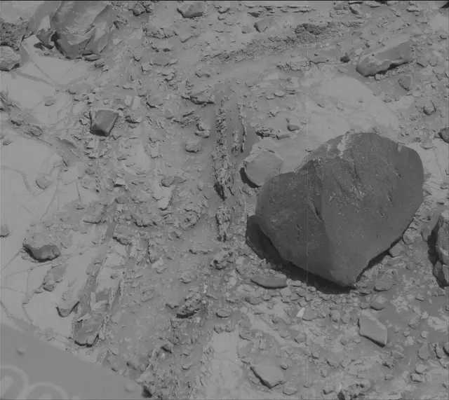 Sol 2636: Mast Camera (Mastcam)