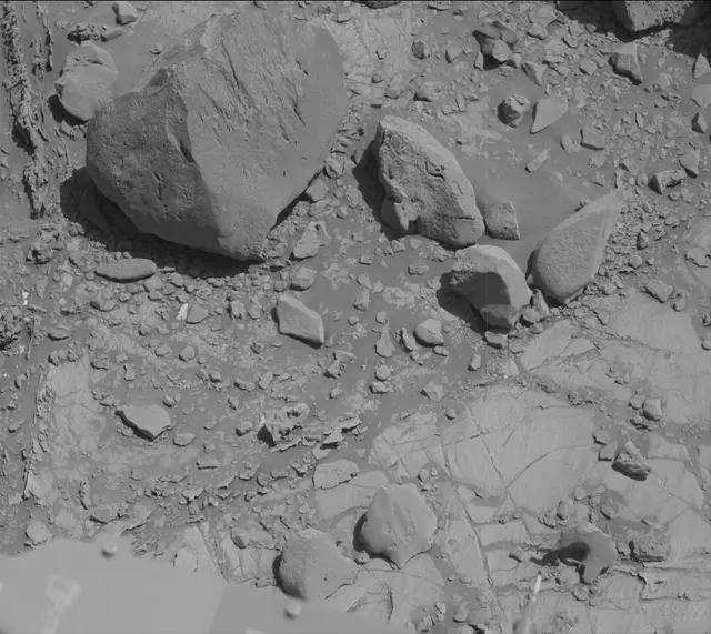 Sol 2636: Mast Camera (Mastcam)