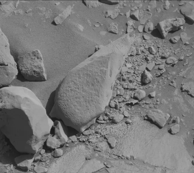 Sol 2638: Mast Camera (Mastcam)