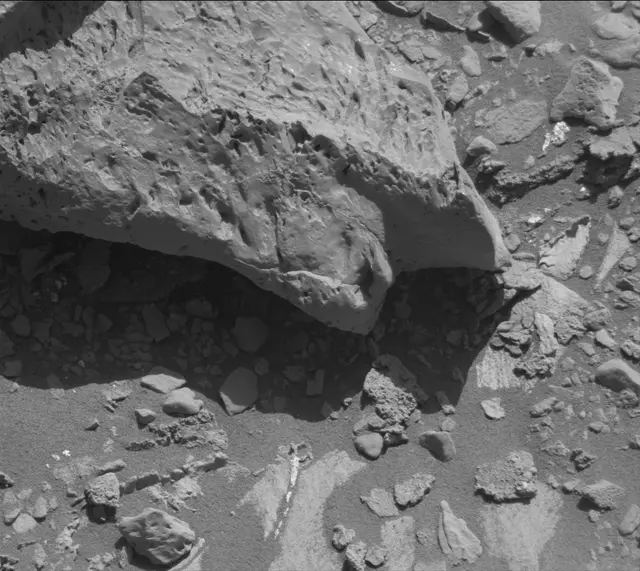 Sol 2638: Mast Camera (Mastcam)