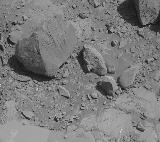 Sol 2639: Mast Camera (Mastcam)