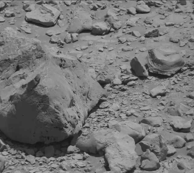 Sol 2639: Mast Camera (Mastcam)