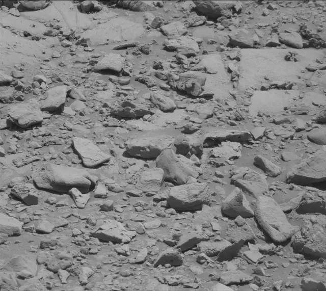 Sol 2639: Mast Camera (Mastcam)