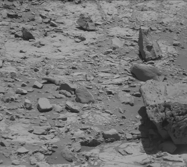 Sol 2639: Mast Camera (Mastcam)