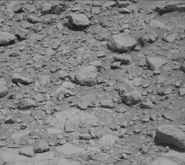 Sol 2639: Mast Camera (Mastcam)