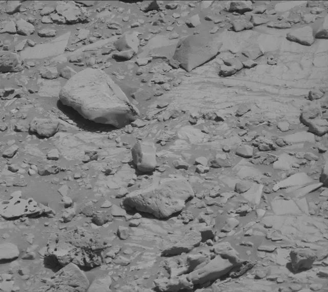 Sol 2639: Mast Camera (Mastcam)