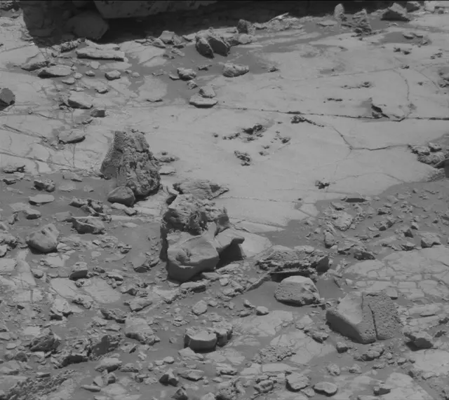 Sol 2639: Mast Camera (Mastcam)