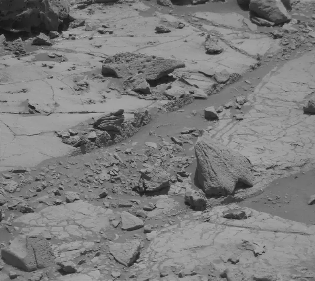 Sol 2639: Mast Camera (Mastcam)