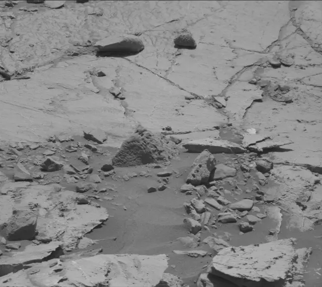 Sol 2639: Mast Camera (Mastcam)